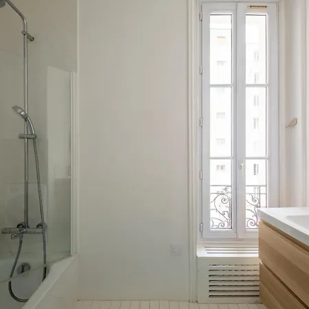 Beautiful 3-bedroom Near Seine River, 16, By Easyflat Paris